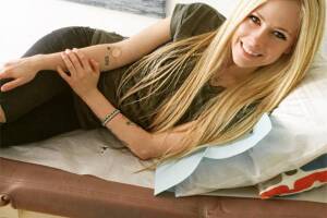 salud avril lavigne lyme