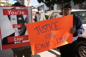 Manifestación en apoyo a Erik y Lyle Menéndez en Los Ángeles: Exigen nueva sentencia para los hermanos