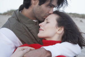 casal-amor-praia_0.jpg