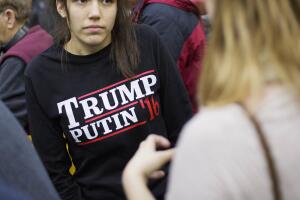 Muñecos, murales, carteles... Vladimir Putin y Donald Trump 'juntos' por el mundo