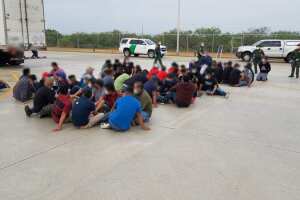Un total de 66 individuos fueron capturados por autoridades de Protección Fronteriza y de Inmigración, en Laredo, Texas, en junio de 2020.