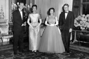 reina-isabel-reunion-kennedys.png