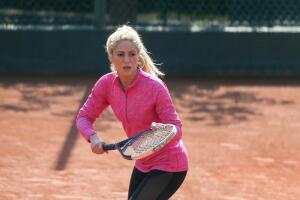 Shakira Practice Her Skills On The Tennis Court As Gerard Pique Watches From Outside