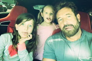 Gabriel Soto y sus hijas