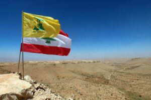 Banderas de Hezbollah y Líbano