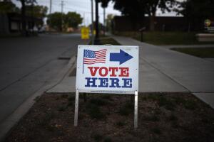Los ciudadanos del condado de Erie, en Nueva York, tienen las opciones de votar en ausencia y presentarse a los centros de votación para las elecciones primarias de abril.