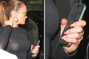 JLo usa su anillo de matrimonio