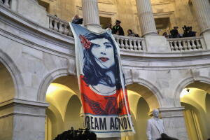 Los dreamers han estado presionando a los congresistas para que resuelvan el limbo migratorio al que los devolvió Trump al anular DACA.