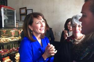 Newman representa el ala más progresista del Partido Demócrata.