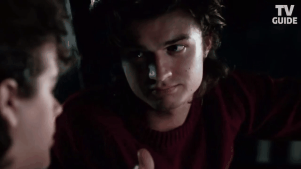 steve-y-dustin-en-stranger-things.gif
