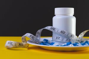 Weight loss pills. Obesity treatment. Overweight problems.