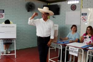 Roberto Sanchez voto.jpg