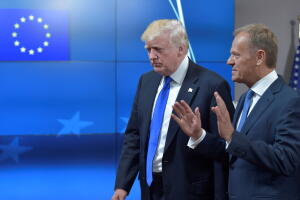 El presidente Donald Trump fue recibido por el presidente del Consejo Europea, Donald Tusk