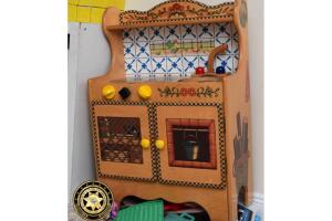 Cocina de juguete Briella Holmes.jpg