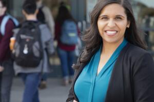 Imagen de Candace Valenzuela tomada de la página web candacefor24.com