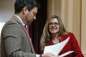 Jennifer Wexton, electa candidata demócrata al Senado por Virginia. 