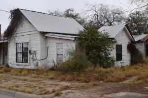 frío madrugada niño inmigrante deambulando Eagle Pass