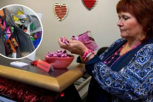 Su jefe descubrió el negocio clandestino que tenía en la oficina y su reacción la sorprendió