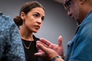 Alexandria Ocasio-Cortez (Partido Demócrata) busca la reelección en el Congreso para representar al 14 ° Distrito del Congreso de Nueva York. 