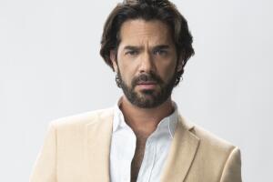 Carlos Athié es Ernesto Castillo en Cabo