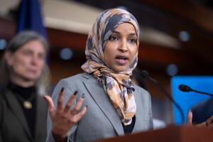 Ilhan Omar dice que destituir a Kristi Noem es lo mínimo indispensable y pide abolir el ICE