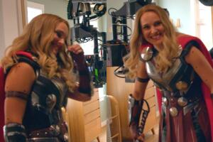 Thor Love and Thunder brazos de Natalie Portman CGI (1).jpg