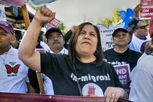 Senador republicano acusa a CHIRLA de financiar protestas y disturbios en Los Ángeles