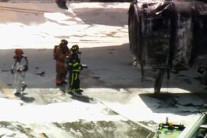 Avión se incendia en aeropuerto de Ft. Lauderdale.