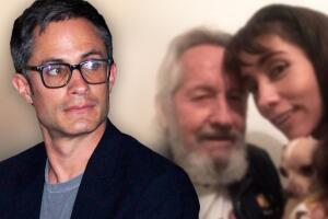 La viuda del papá de Gael Garcia Bernal está dispuesta a dividir sus cenizas con el actor