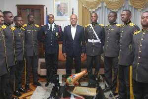Herard con Martelly y cadetes