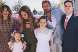 Esta era hasta ahora la última foto que se había visto en la que aparecieran juntos Gabriel Soto y Geraldine Bazán tras su tormentosa separación. Ocurrió en julio de 2019 durante la primera comunión de Elissa Marie, la hija mayor.