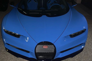 Canelo Bugatti.PNG