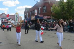 Colorido desfile de La VIllita