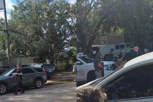 ICE operativo Pasadena Texas inmigración protestas detenidos agentes federales vecinos