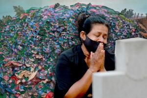 La violencia, dolor y torturas de Mexico y Chicago expresadas en la obra de Herman Aguirre