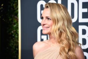 julia-roberts-golden-globes.jpg