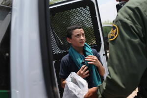 Niño inmigrante frontera