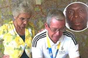 El agresor, Ronald Davis, había sido liberado de prisión recientemente y ahora enfrenta cargos de asesinato, robo con arma y agresión a una persona mayor.