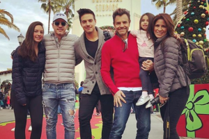 Eugenio Derbez y su familia