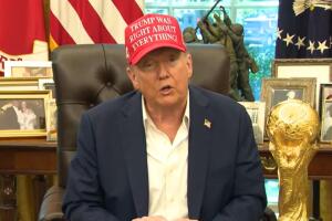 Trump promete “enderezar” a Chicago con la Guardia Nacional y acusa al alcalde Brandon Johnson de incompetencia