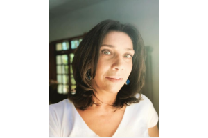 cynthia-klitbo-cabello-castano.png