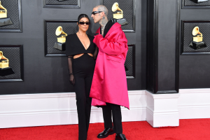 kourtney-kardashian-look-grammy-2022.png