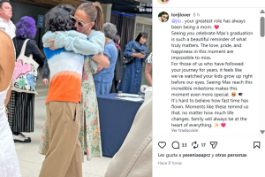 JLo abrazó así a Max en su graduación.