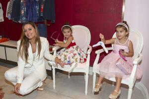 Ellas son Erin y Regina, las hijas de Lola Ponce y Aaron Díaz que tienen cuatro y dos años de edad. 
