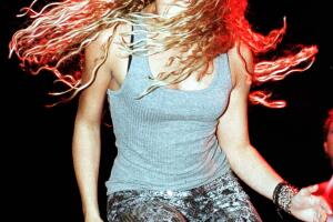 Shakira en el año 2000