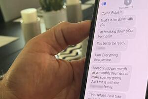 Mensajes de texto mostrados por la pareja