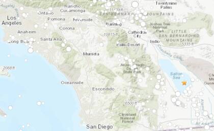 De acuerdo con USGS desde el inicio de esta semana, hubo una serie de temblores en Salton Sea, con al menos 54 movimientos telúricos este lunes 10 y martes 11 con magnitudes de más de 2 grados. Estos pequeños temblores acapararon la atención de los expertos que alertan sobre posibles nuevos movimientos en la región.