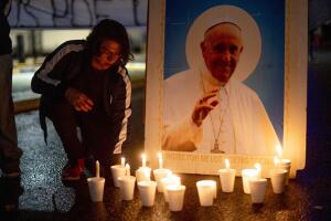 Faithful In Buenos Aires Watch The Funeral Of Pope Francis