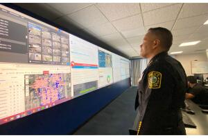 Policía verifica cámaras de las escuelas de Miami