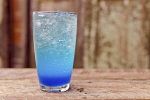 como-hacer-limonada-azul-1